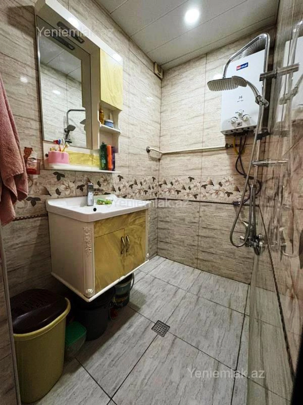 Satılır 2 otaqlı köhnə tikili 60 m²