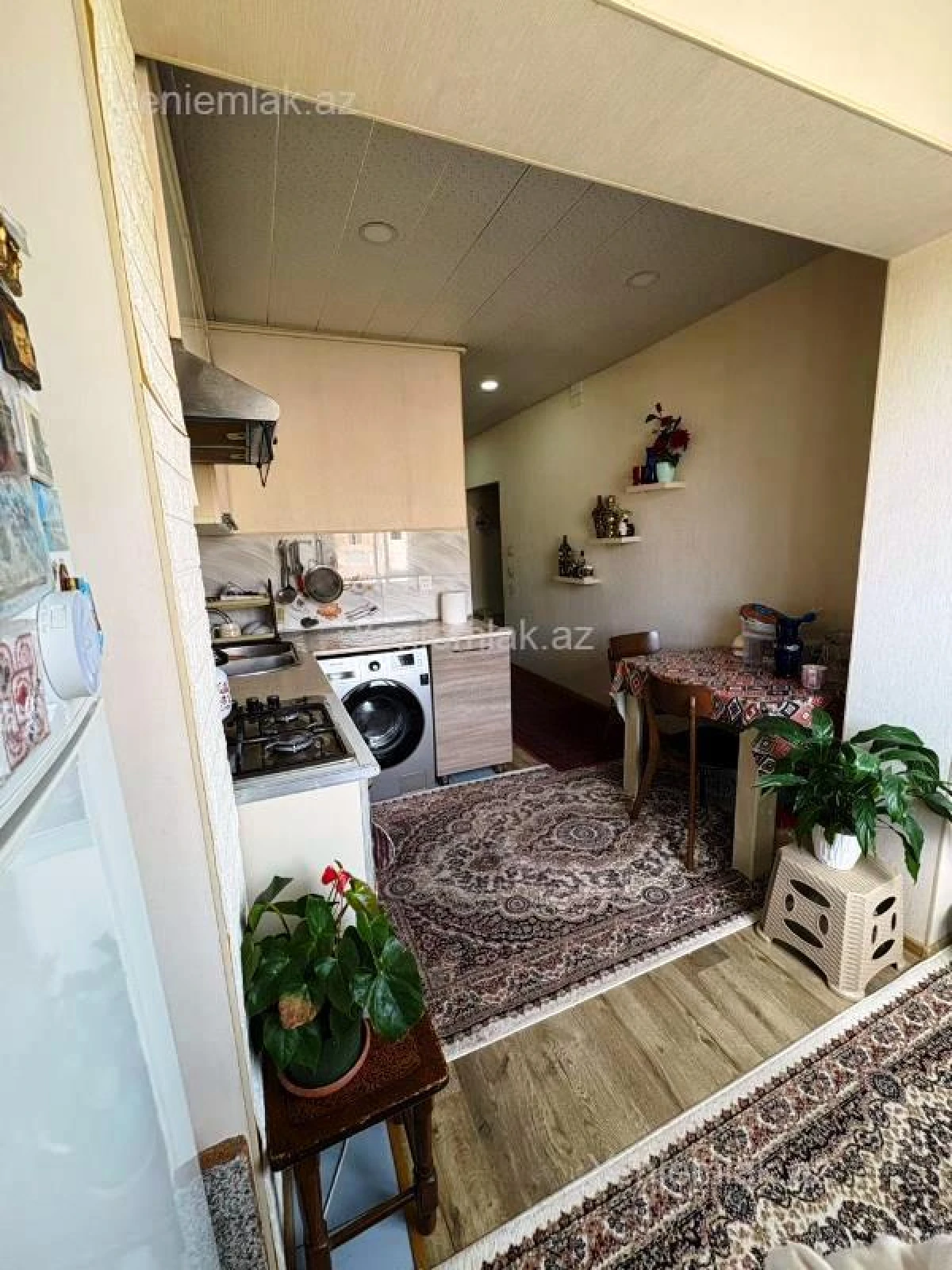 Satılır 2 otaqlı köhnə tikili 60 m²