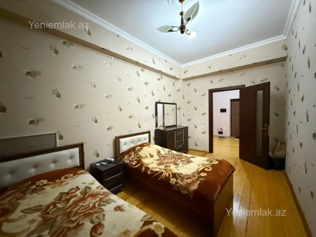 Satılır 3 otaqlı yeni tikili 110 m²