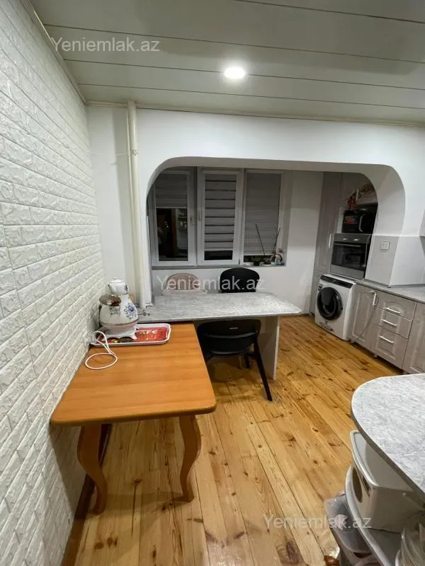 Satılır 3 otaqlı köhnə tikili 80 m²