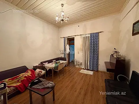 Satılır 4 otaqlı köhnə tikili 85 m²
