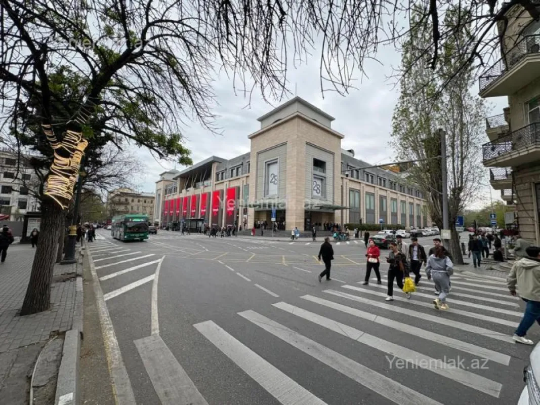 Satılır 4 otaqlı köhnə tikili 85 m²