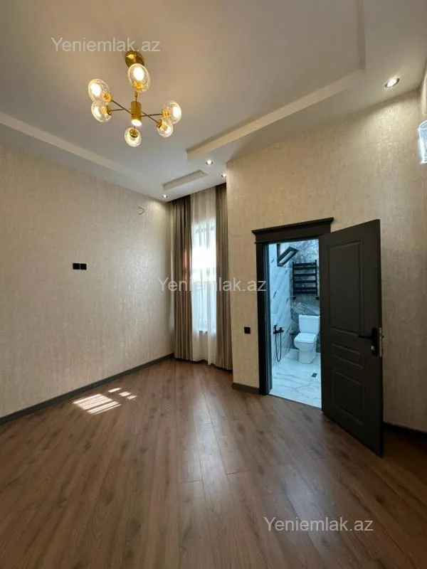 Satılır 5 otaqlı həyət evi 220 m²