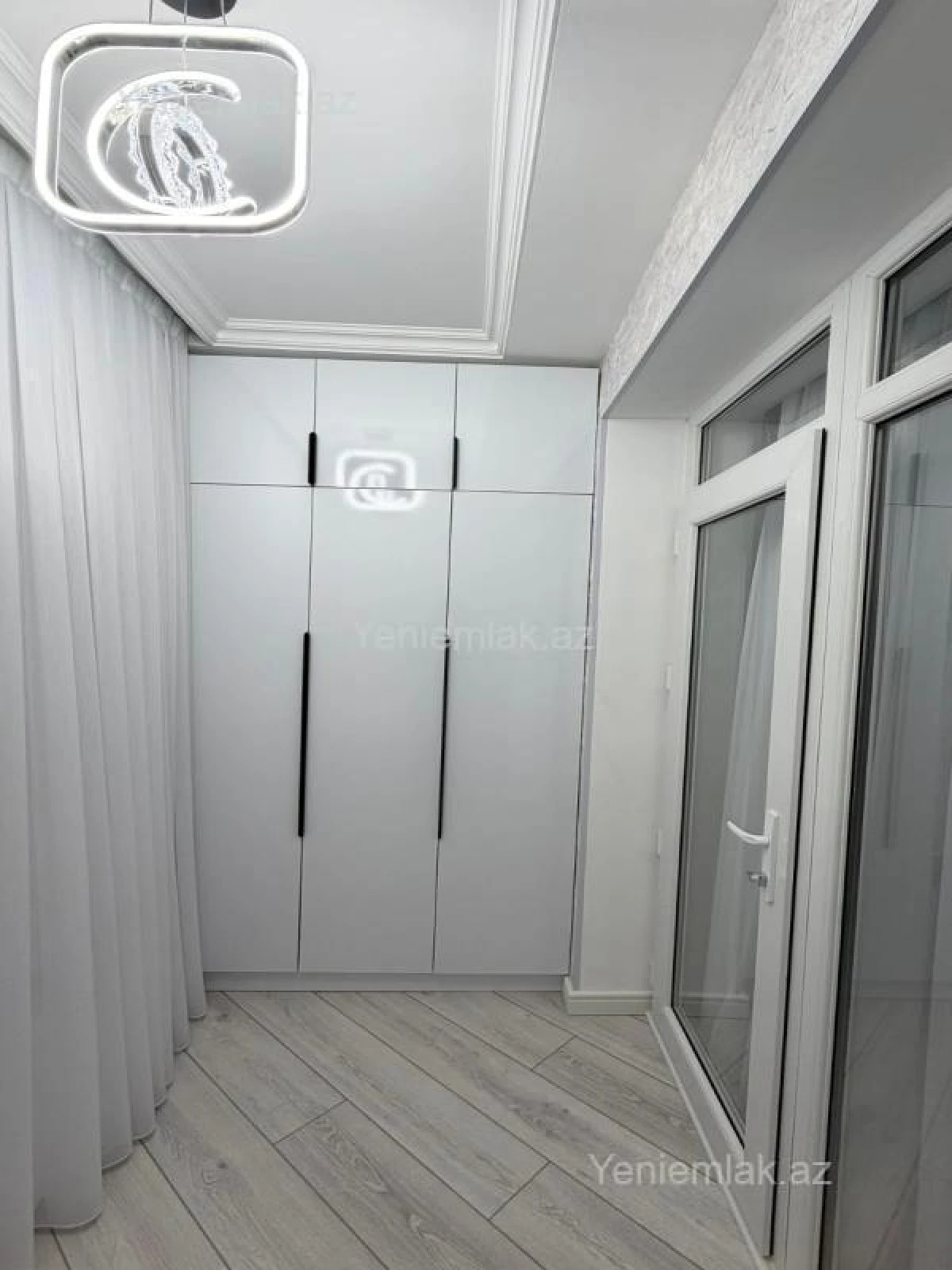Satılır 3 otaqlı köhnə tikili 90 m²