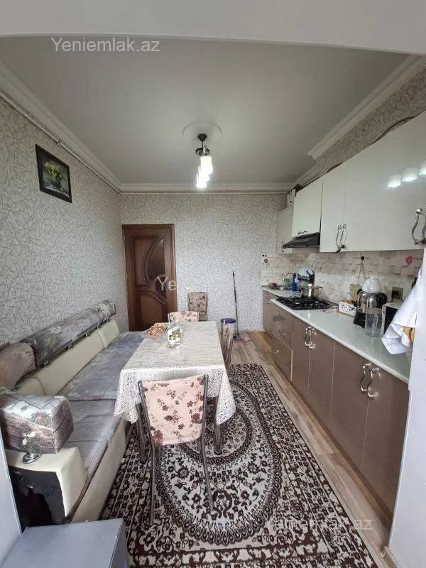 Satılır 2 otaqlı köhnə tikili 65 m²