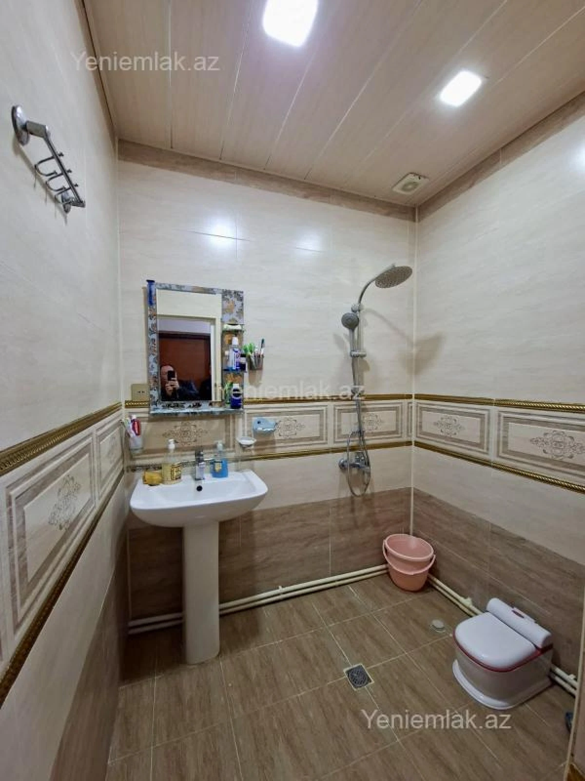 Satılır 2 otaqlı köhnə tikili 65 m²