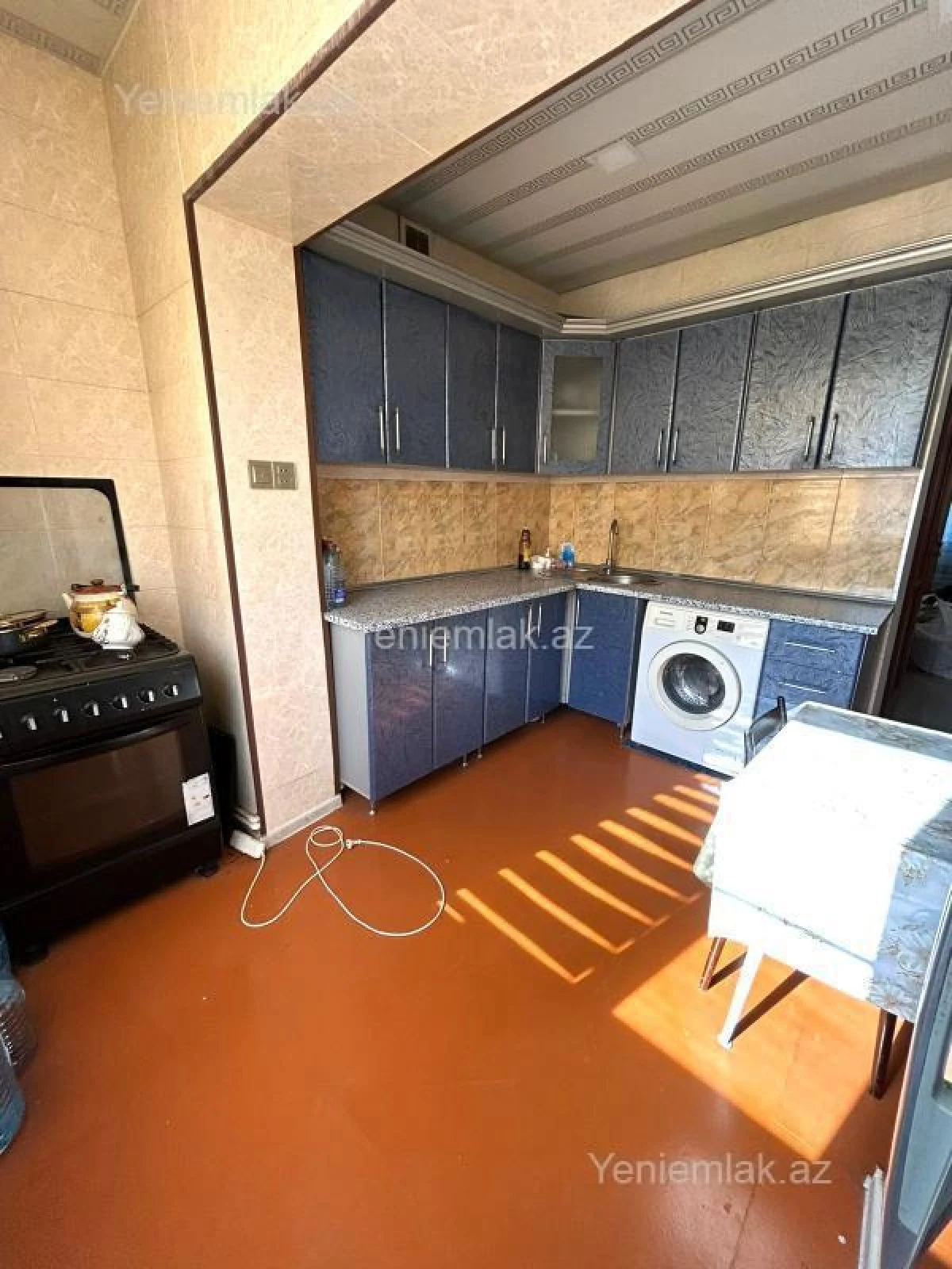 Satılır 3 otaqlı köhnə tikili 85 m²