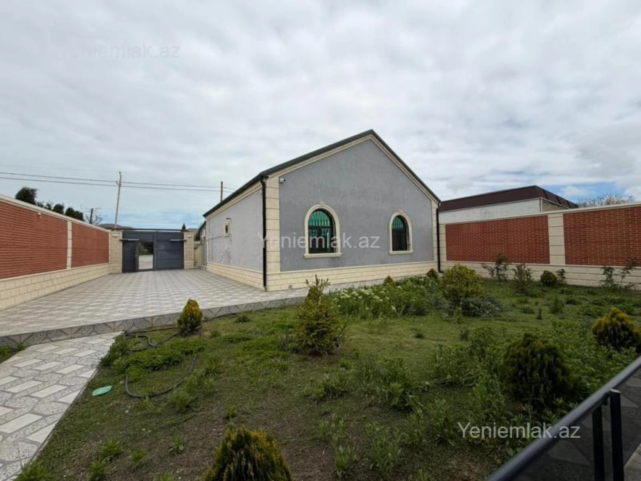 Satılır 3 otaqlı həyət evi 100 m²
