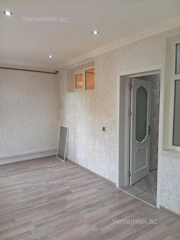 Satılır 2 otaqlı köhnə tikili 50 m²