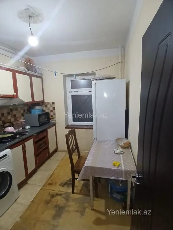 Satılır 2 otaqlı köhnə tikili 65 m²