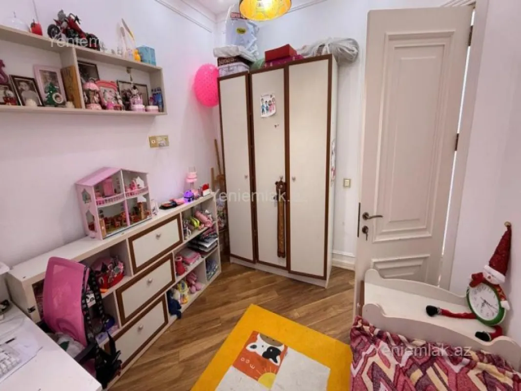 Satılır 4 otaqlı yeni tikili 145 m²
