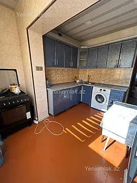Satılır 3 otaqlı köhnə tikili 80 m²