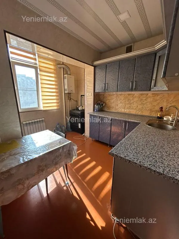 Satılır 3 otaqlı köhnə tikili 80 m²