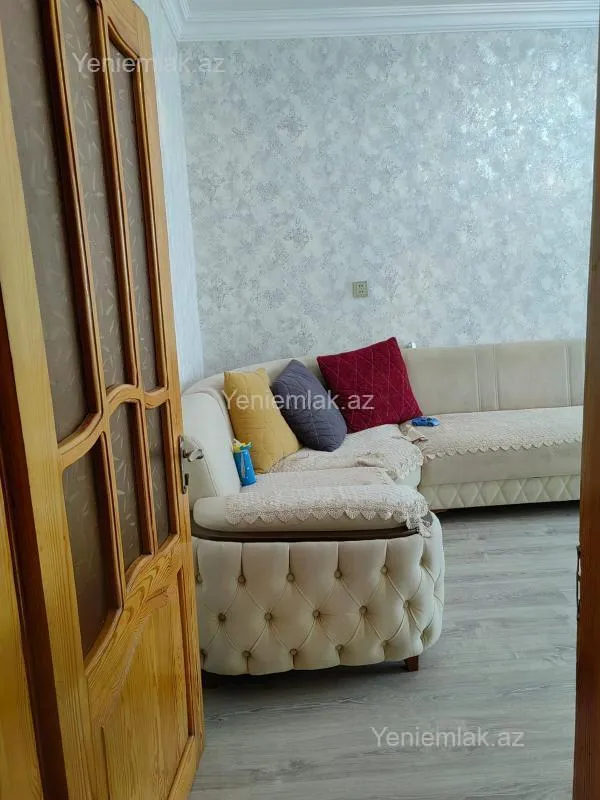 Satılır 3 otaqlı köhnə tikili 80 m²