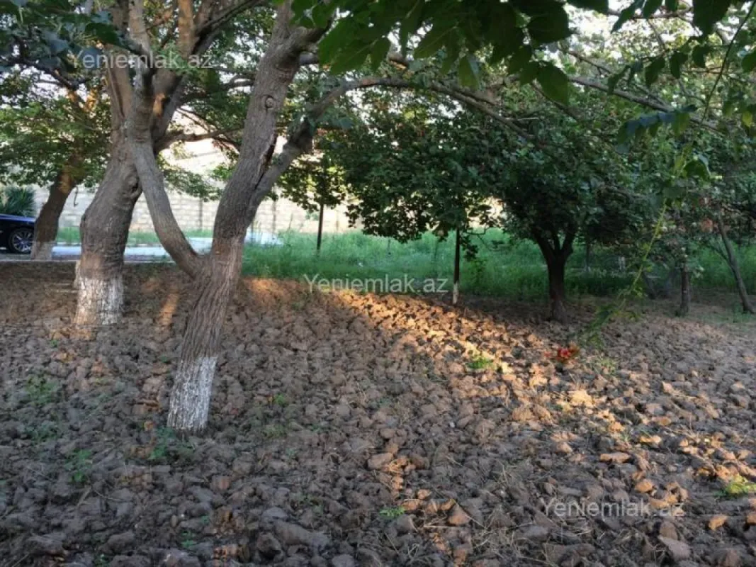 Satılır 5 otaqlı həyət evi 240 m²