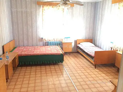 Satılır 5 otaqlı həyət evi 240 m²