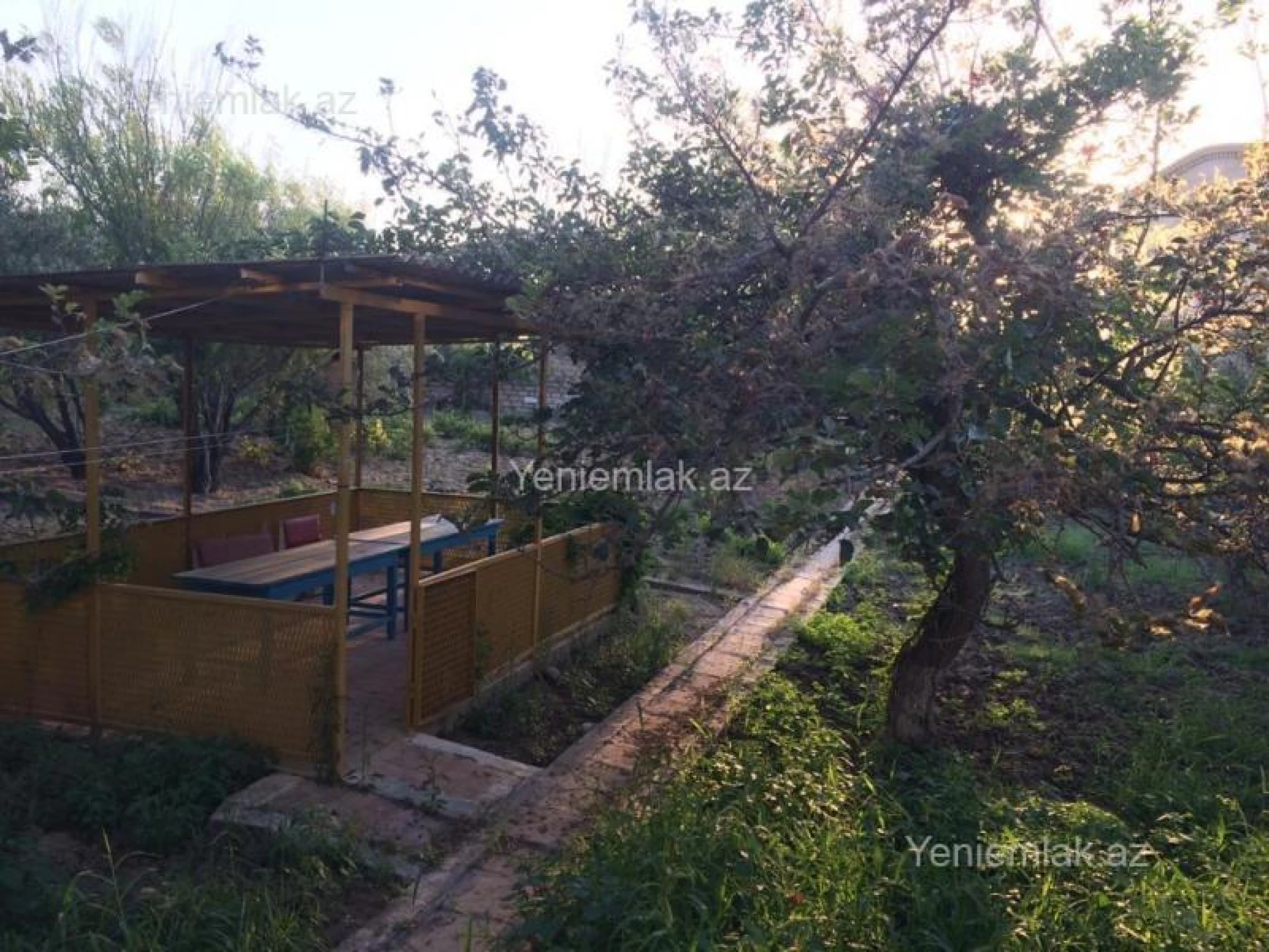 Satılır 5 otaqlı həyət evi 240 m²