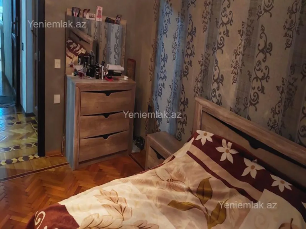 Satılır 3 otaqlı köhnə tikili 70 m²