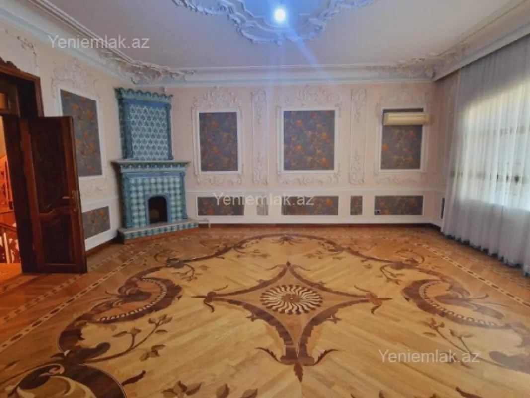 Satılır 8 otaqlı həyət evi 450 m²