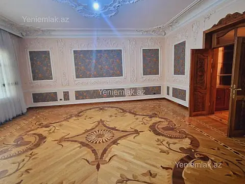 Satılır 8 otaqlı həyət evi 450 m²