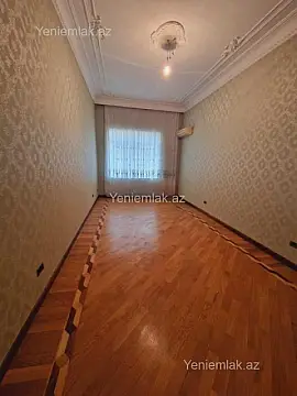 Satılır 8 otaqlı həyət evi 450 m²