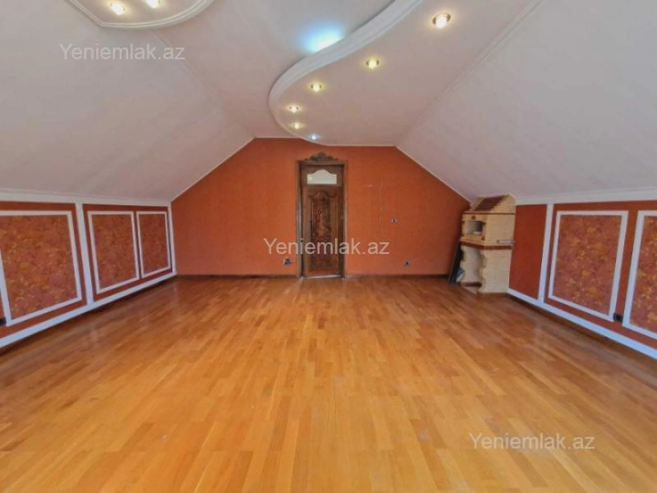 Satılır 8 otaqlı həyət evi 450 m²