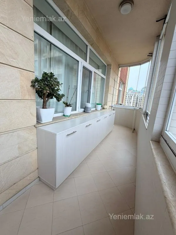 Satılır 4 otaqlı yeni tikili 158 m²