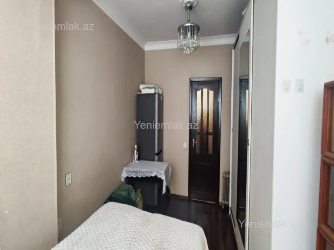Satılır 3 otaqlı köhnə tikili 80 m²