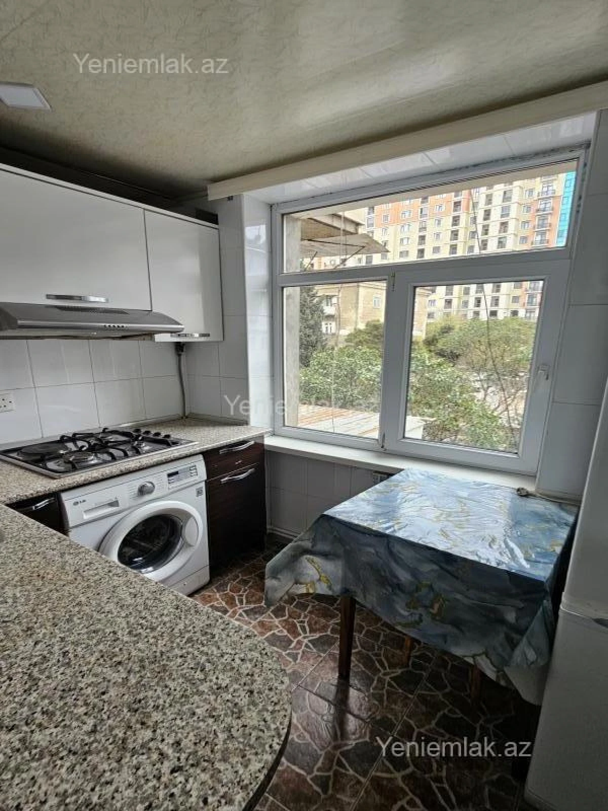 Satılır 2 otaqlı köhnə tikili 50 m²