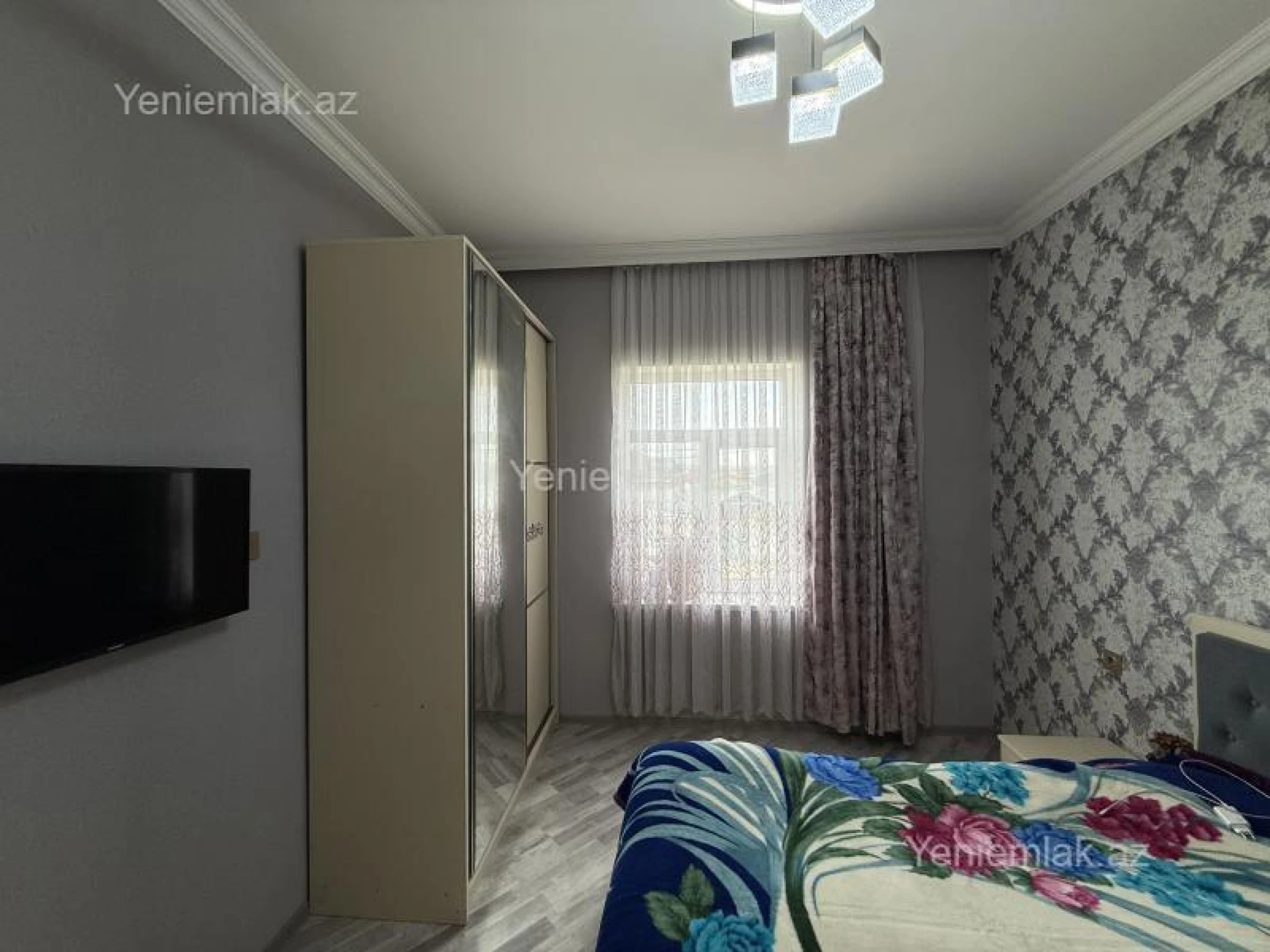 Satılır 7 otaqlı həyət evi 180 m²