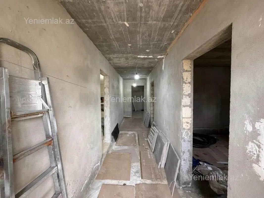 Satılır 7 otaqlı həyət evi 180 m²