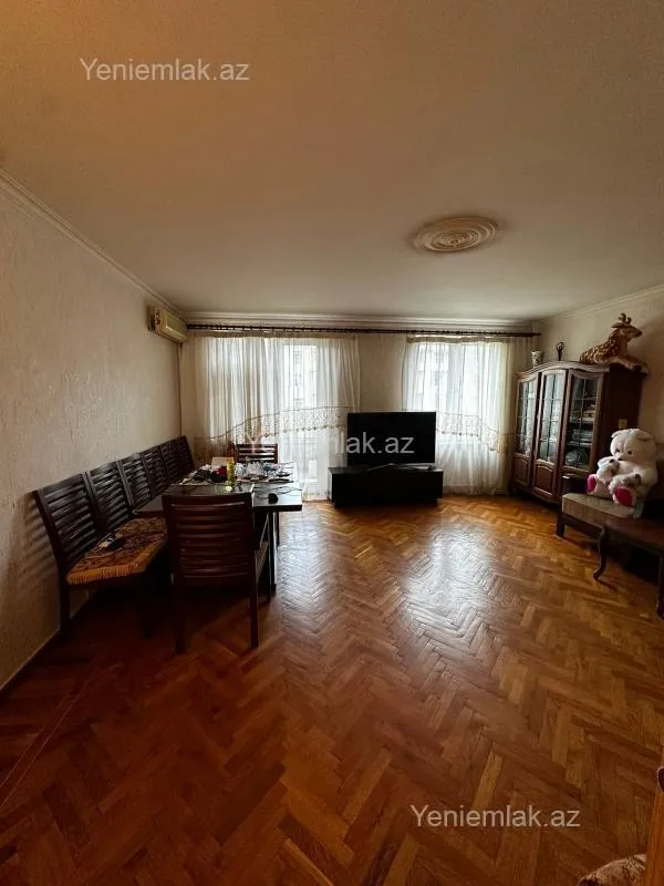 Satılır 2 otaqlı köhnə tikili 70 m²