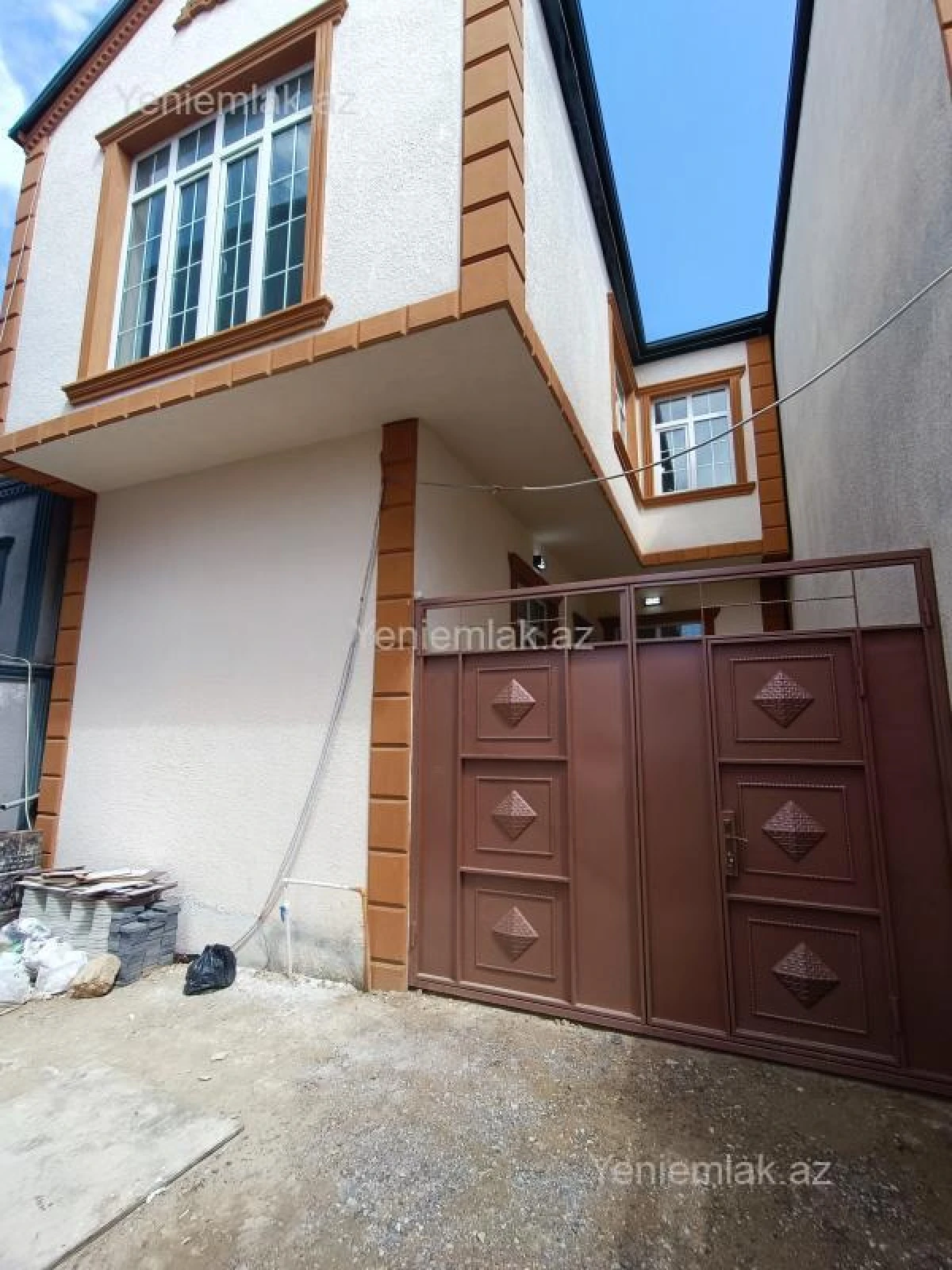 Satılır 4 otaqlı həyət evi 100 m²