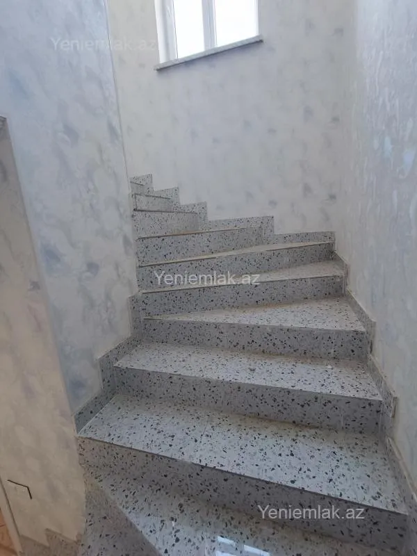 Satılır 4 otaqlı həyət evi 100 m²