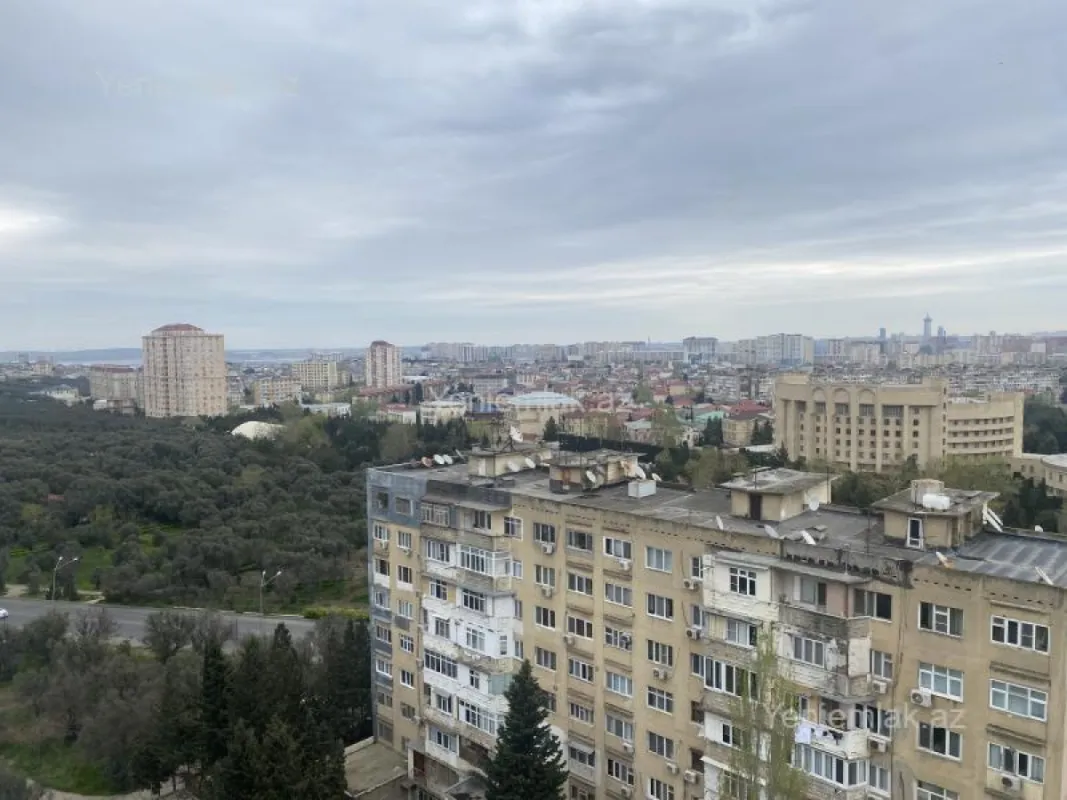 Satılır 3 otaqlı yeni tikili 135.5 m²