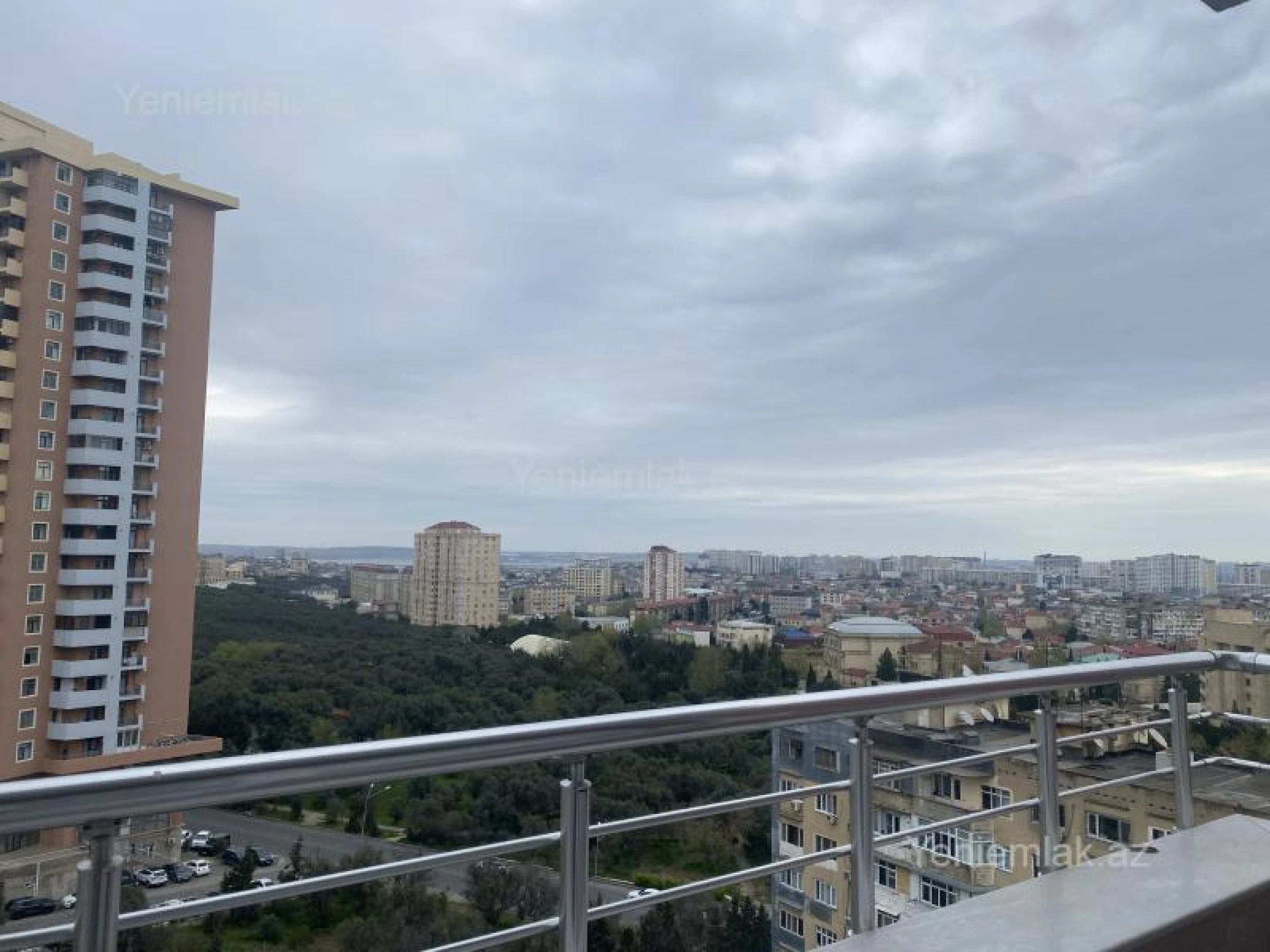 Satılır 3 otaqlı yeni tikili 135.5 m²