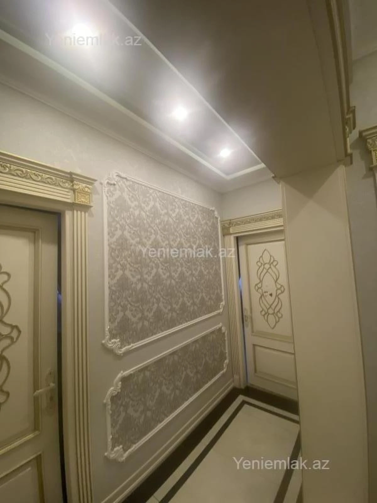 Satılır 3 otaqlı yeni tikili 135.5 m²