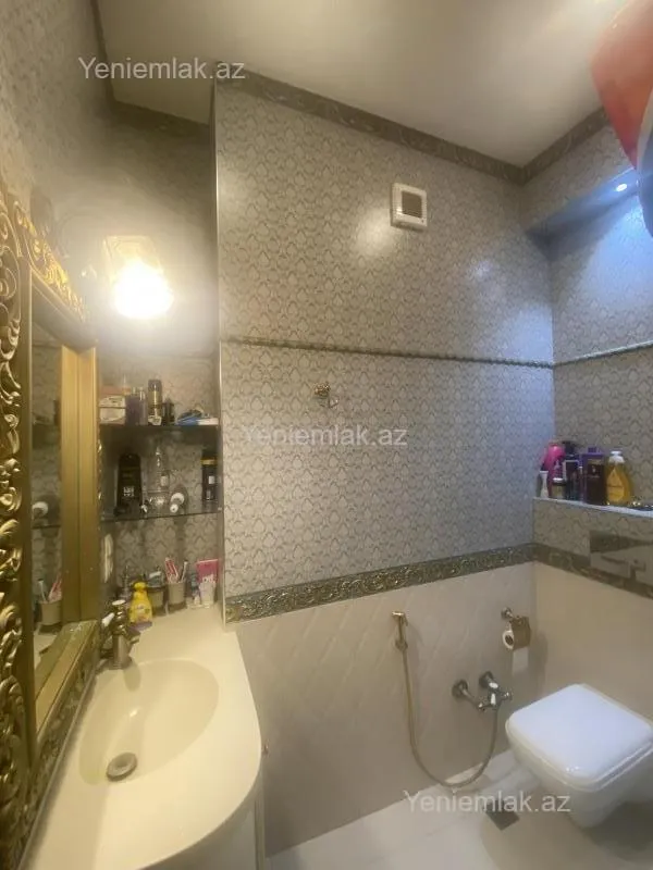 Satılır 3 otaqlı yeni tikili 135.5 m²