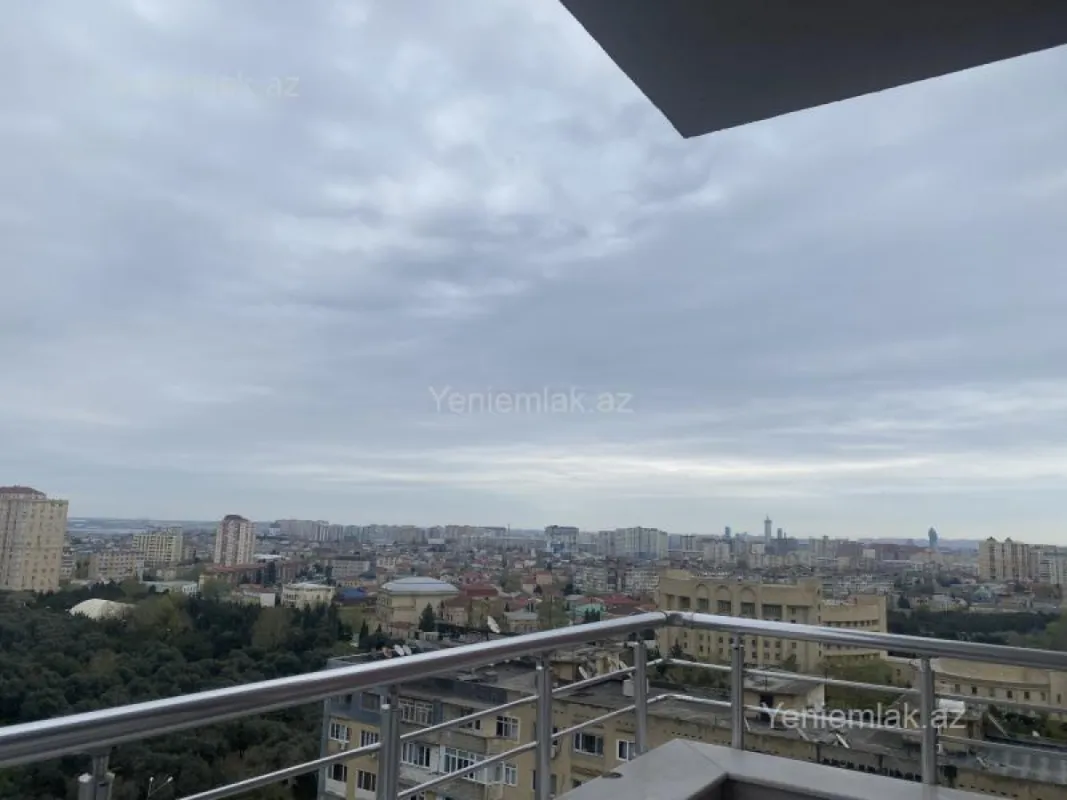 Satılır 3 otaqlı yeni tikili 135.5 m²