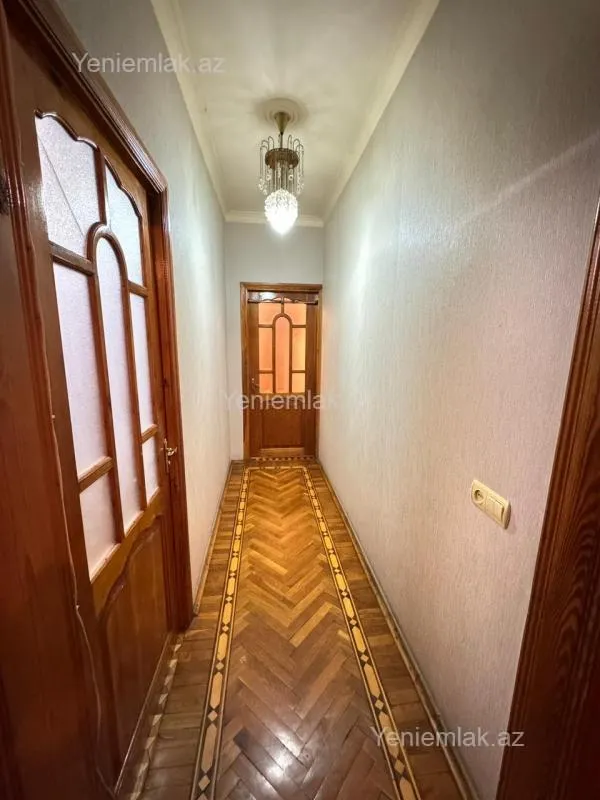 Satılır 5 otaqlı köhnə tikili 120 m²