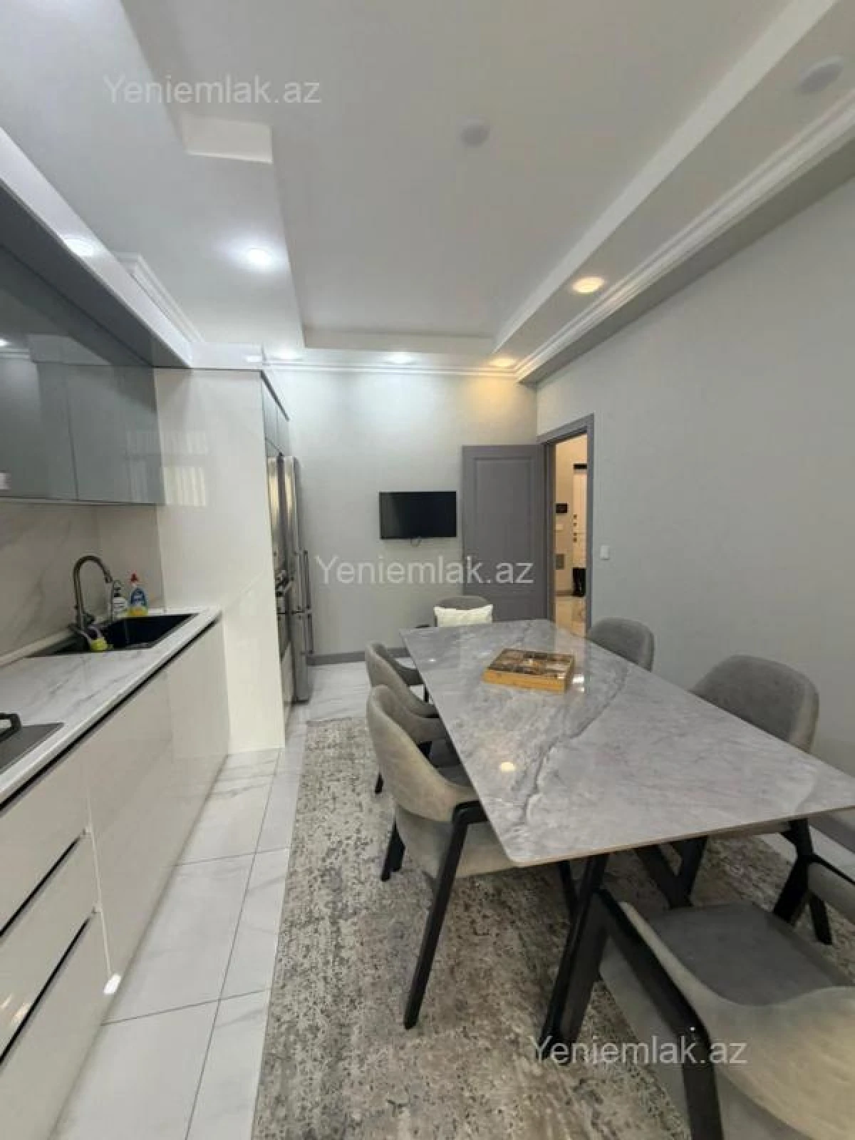 Satılır 2 otaqlı yeni tikili 87.5 m²