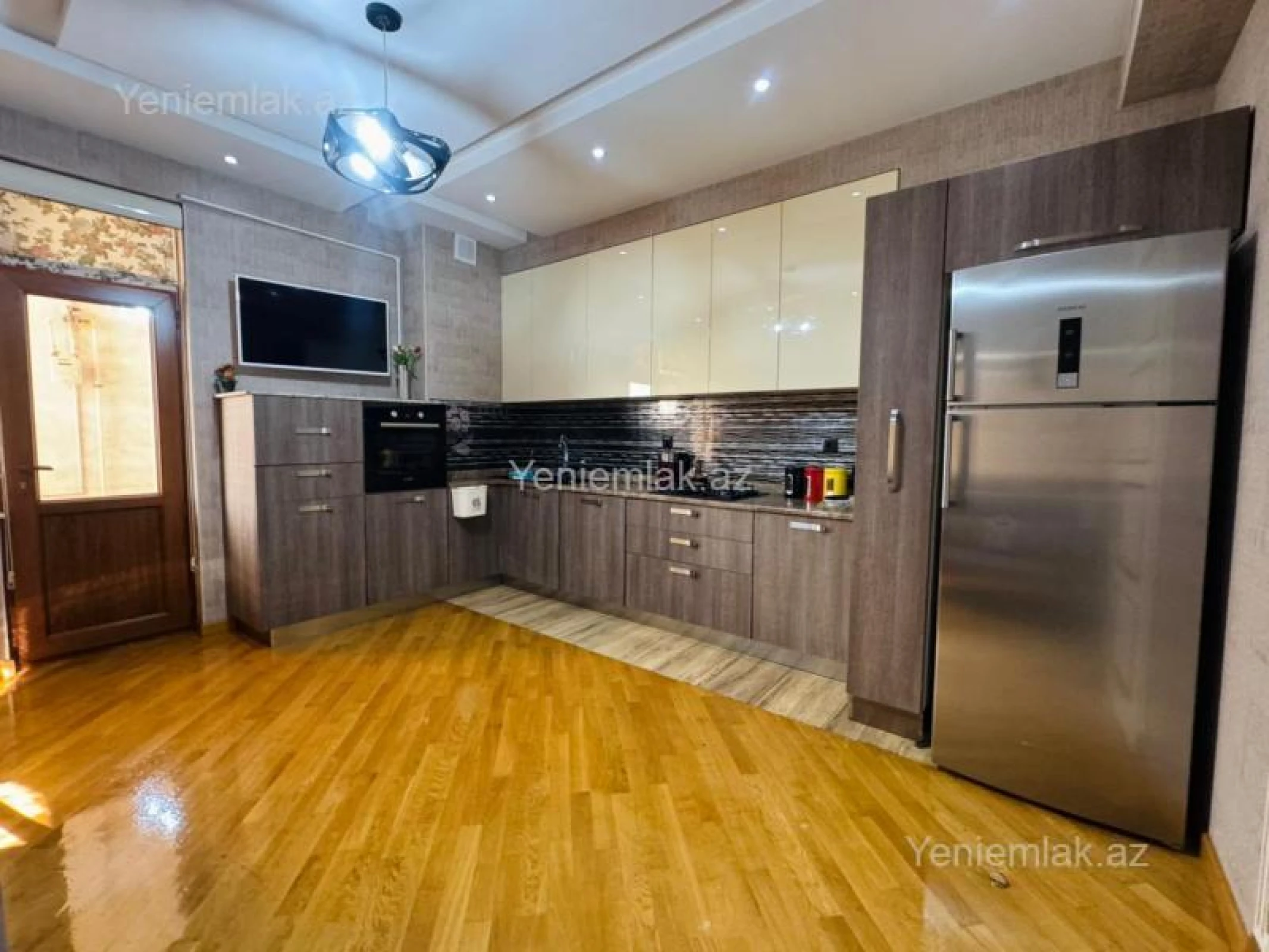 Satılır 3 otaqlı yeni tikili 140 m²