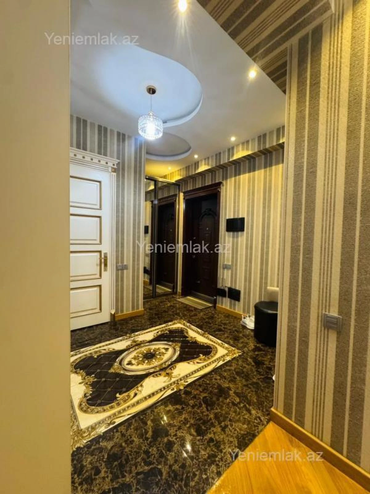 Satılır 3 otaqlı yeni tikili 140 m²