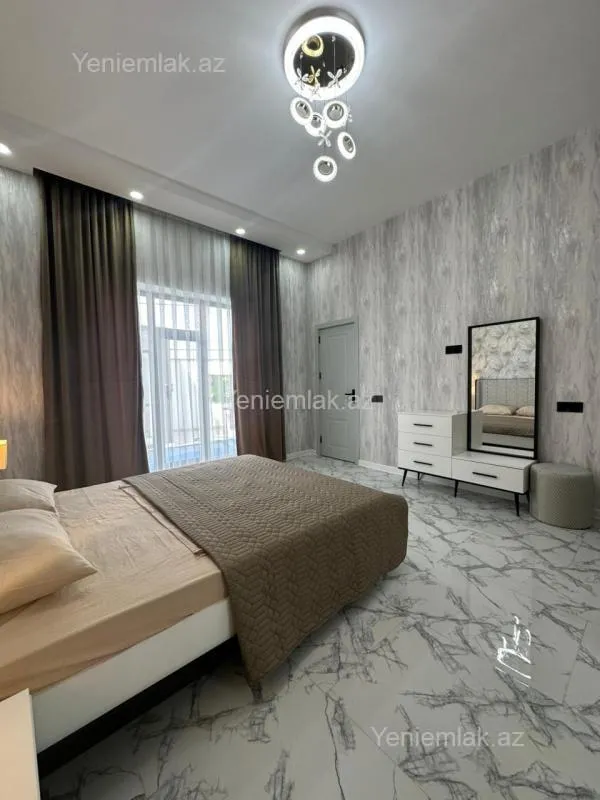 Satılır 4 otaqlı həyət evi 180 m²