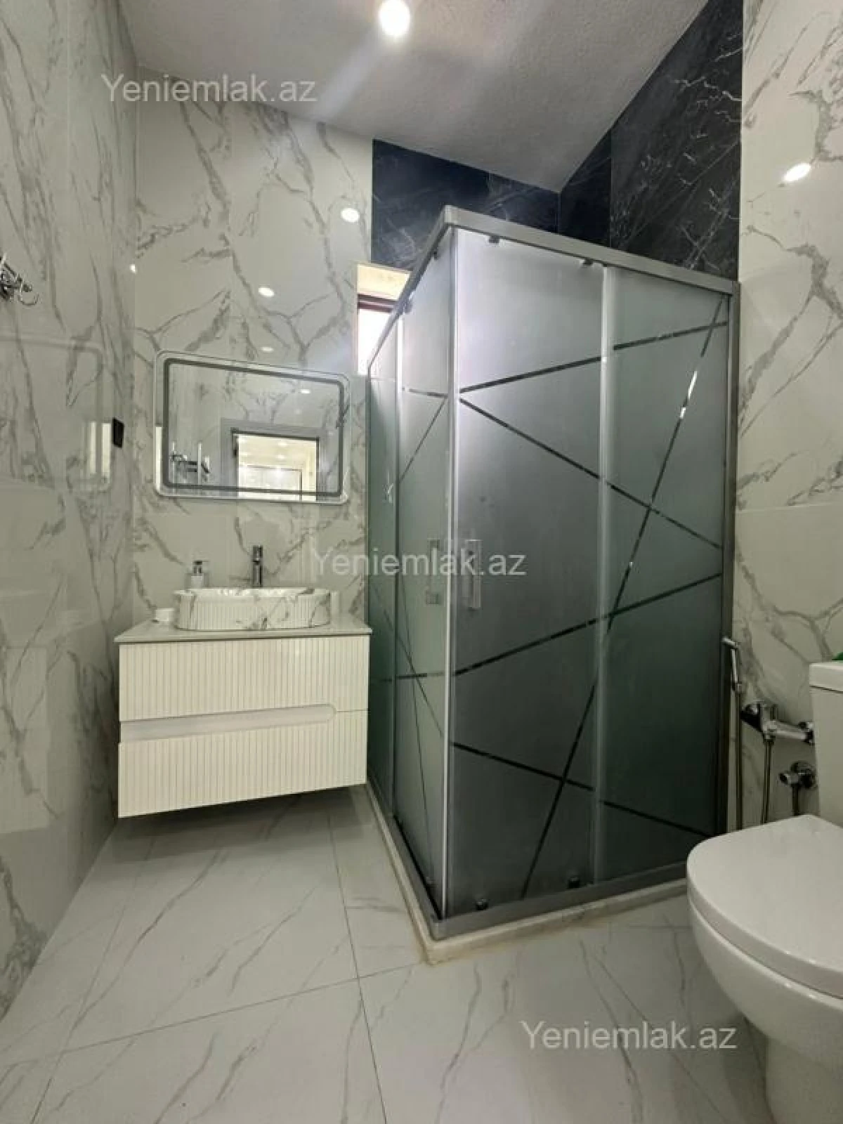 Satılır 4 otaqlı həyət evi 180 m²