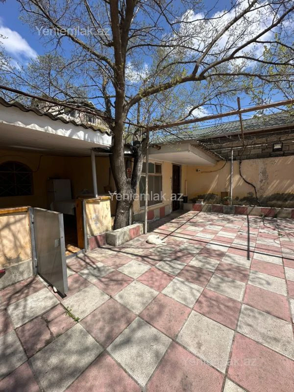 Satılır 5 otaqlı həyət evi 150 m²