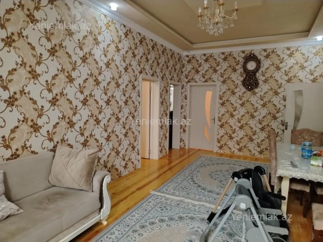 Satılır 4 otaqlı həyət evi 140 m²
