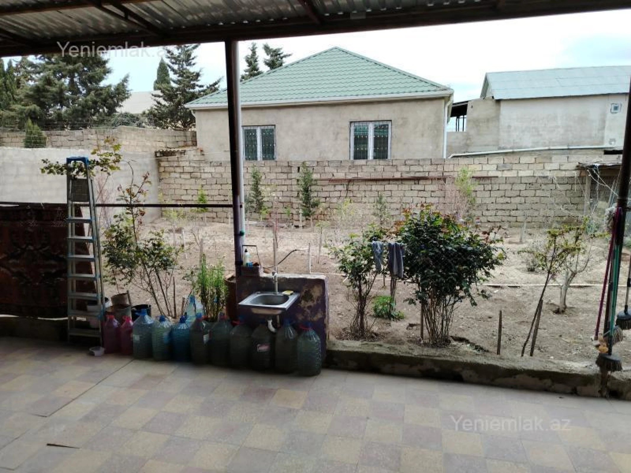 Satılır 4 otaqlı həyət evi 140 m²