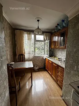 Satılır 2 otaqlı köhnə tikili 714 m²
