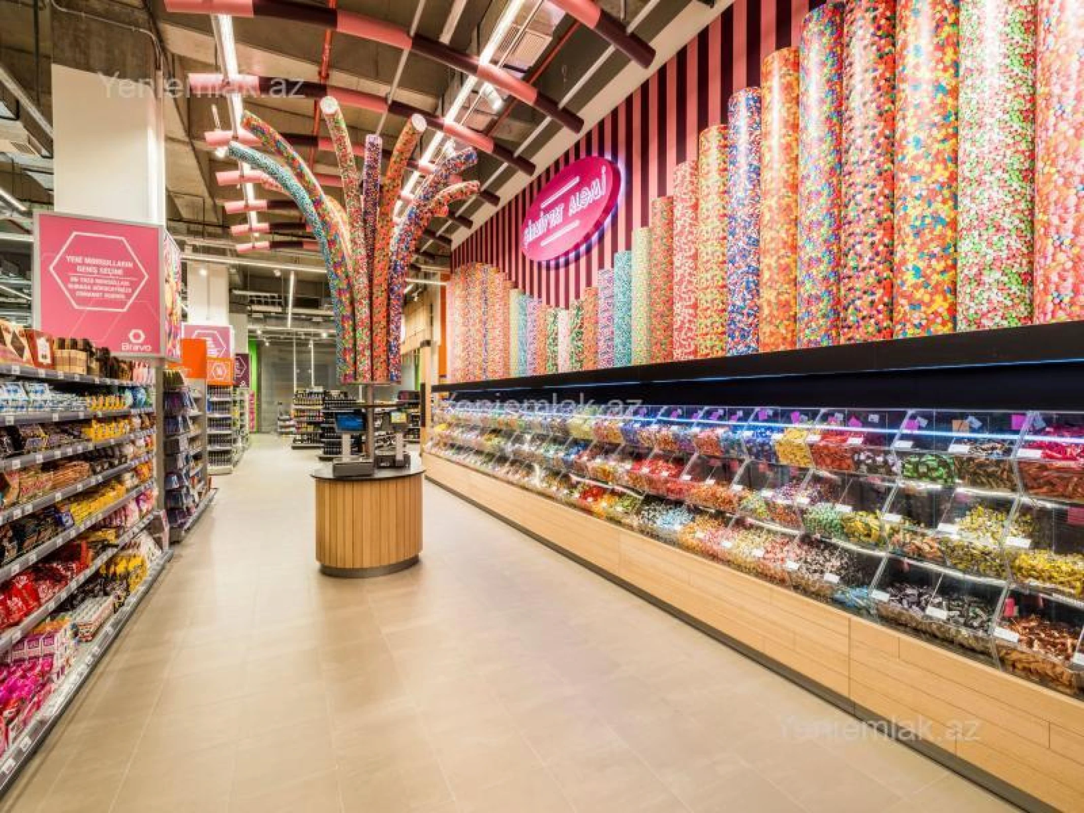 Satılır 4 otaqlı obyekt 210 m²